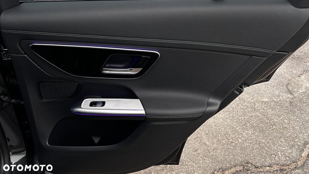 Mercedes-Benz GLC - 30