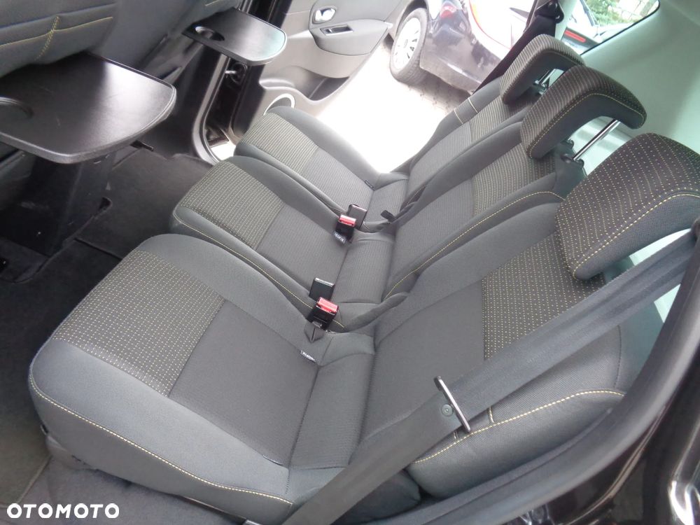 Renault Scenic 1.6 16V Luxe Privilege - 17