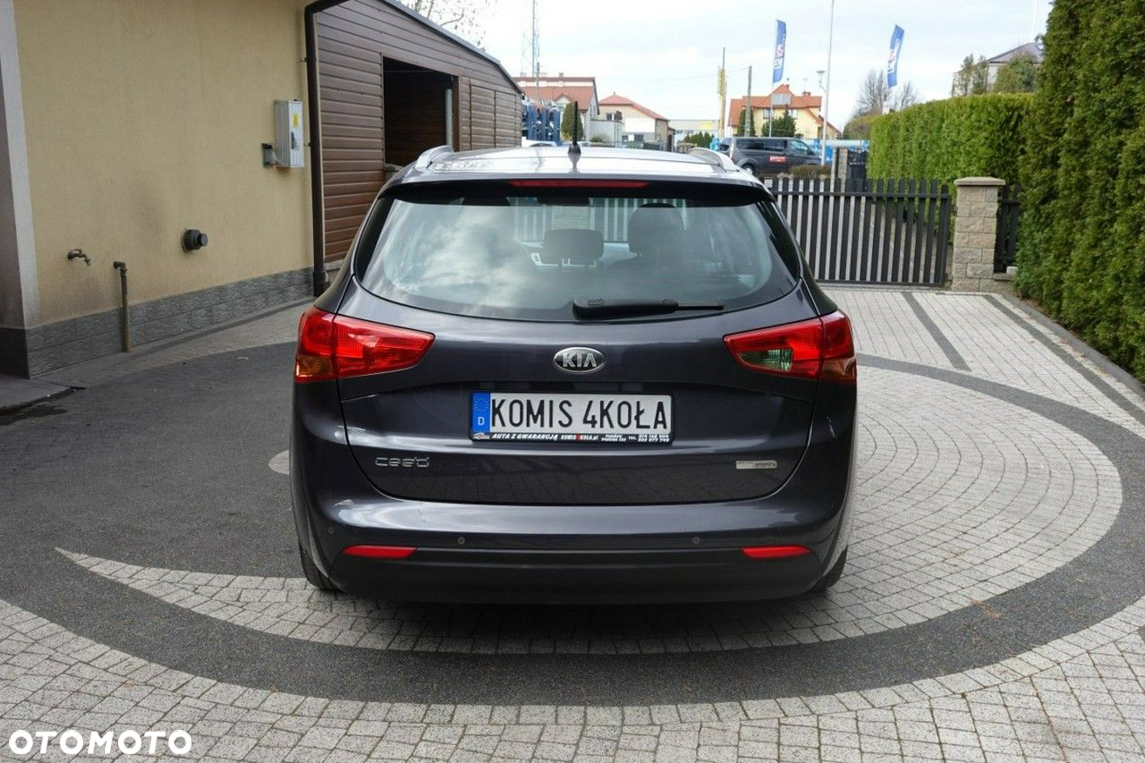 Kia Ceed - 4