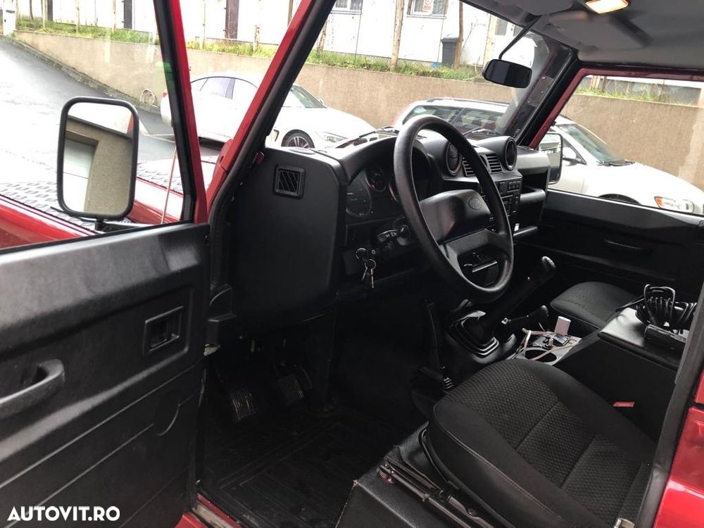 Land Rover Defender 90 2.4TD S/W E - 4
