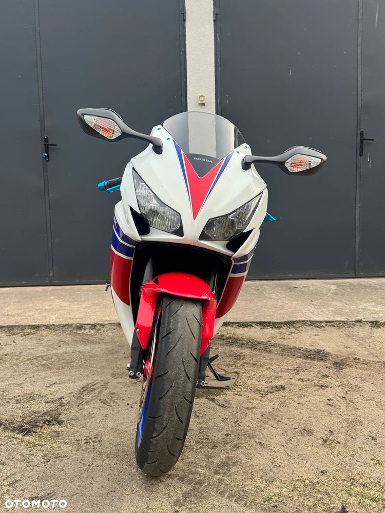 Honda CBR - 3