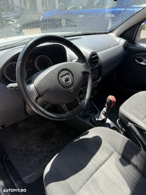 Dacia Duster 1.5 dCi 4x4 Laureate - 11