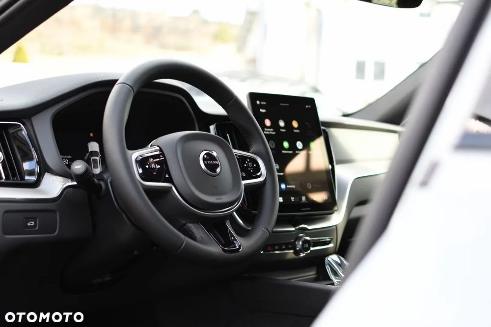 Volvo XC 60 B5 B AWD Plus Black Edition - 20