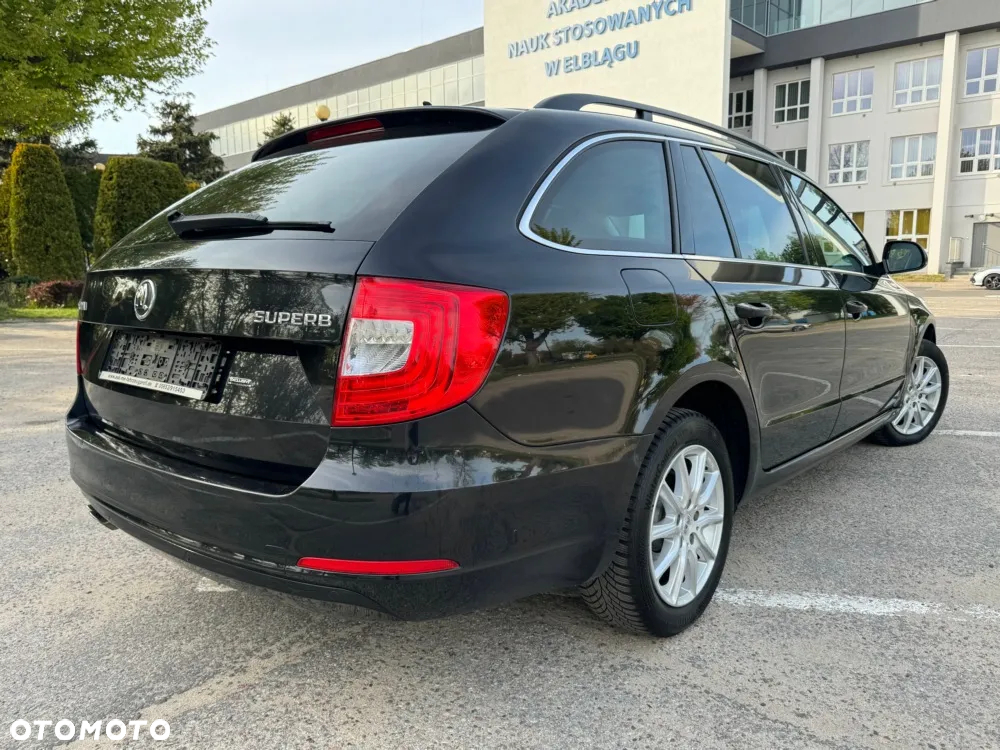 Skoda Superb Combi 2.0 TDI DSG Elegance - 4