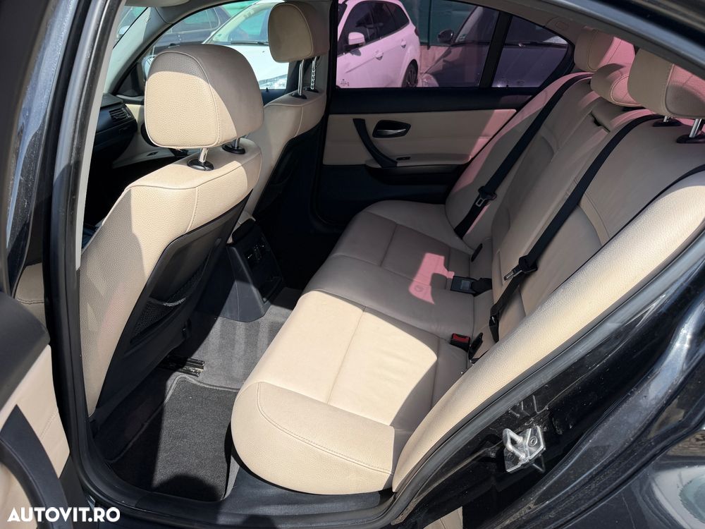 BMW Seria 3 320d xDrive DPF Aut. Edition Fleet Sport - 7