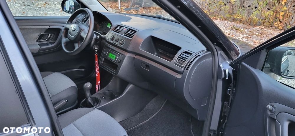 Skoda Fabia 1.2 HTP Ambiente - 25