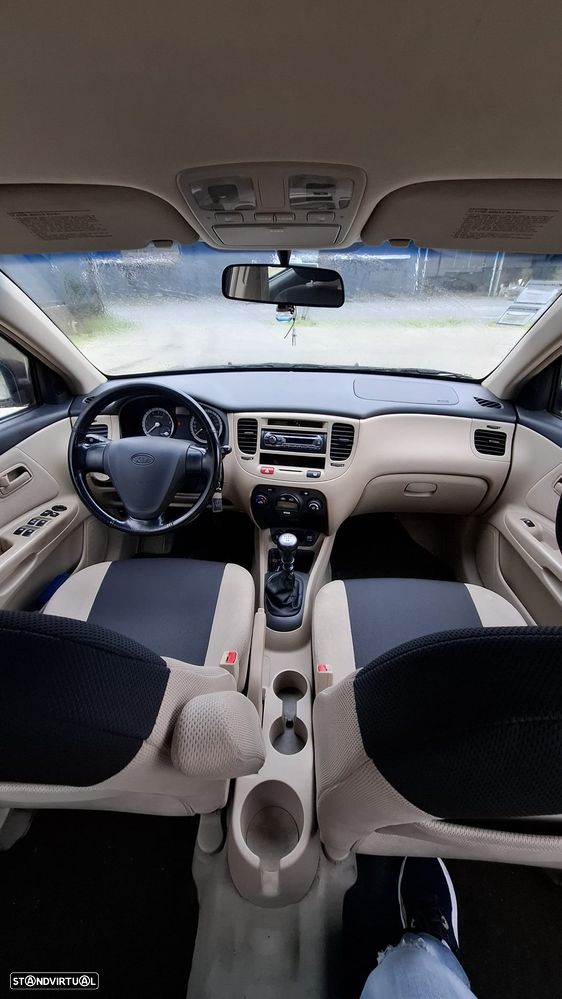 Kia Rio 1.4 LX - 7