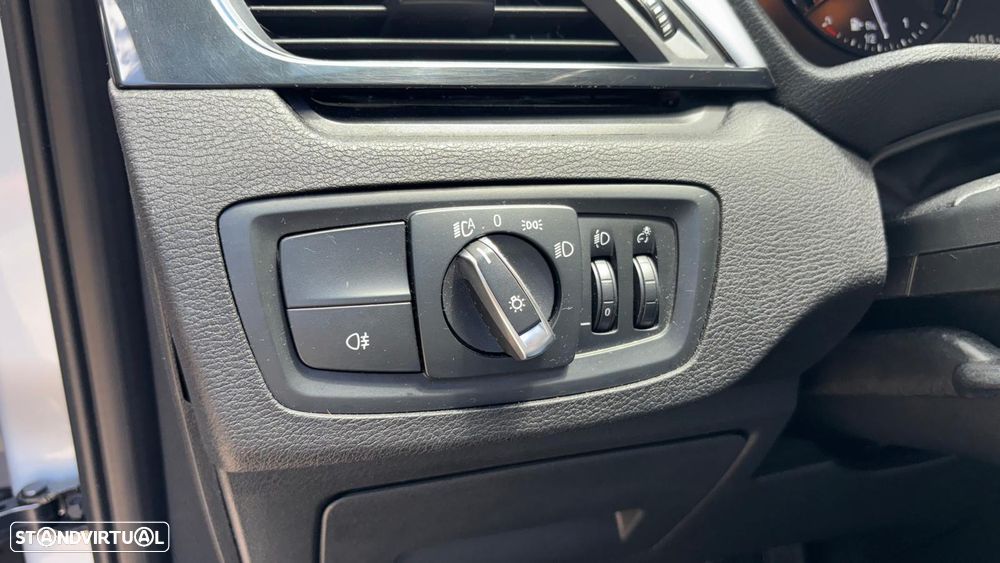BMW X1 16 d sDrive Advantage Auto - 13