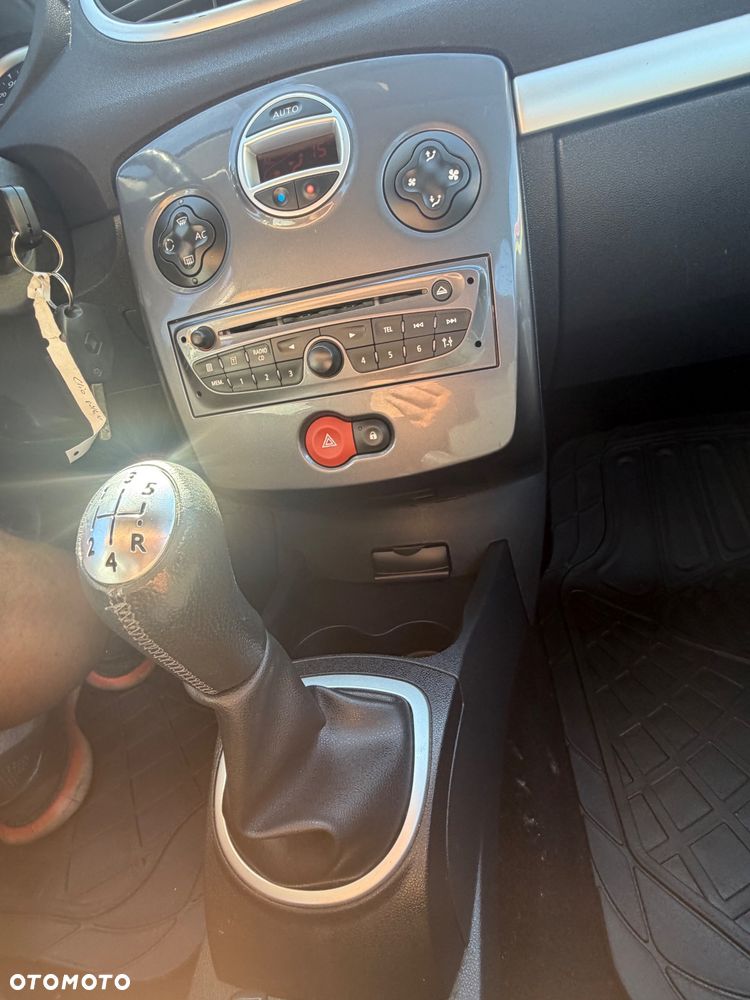 Renault Clio 1.2 16V Business - 20