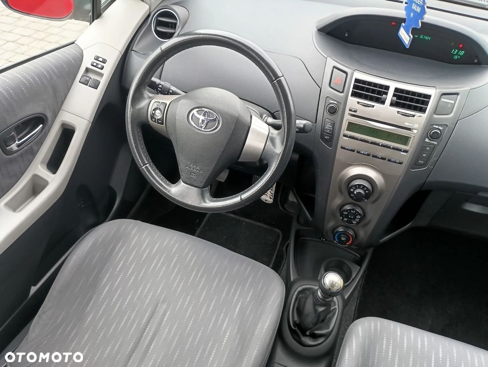 Toyota Yaris 1.4 D-4D Club - 25