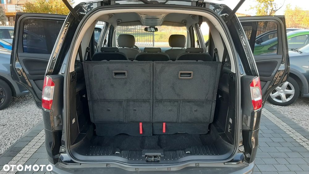 Ford Galaxy 2.0 FF Ghia - 17