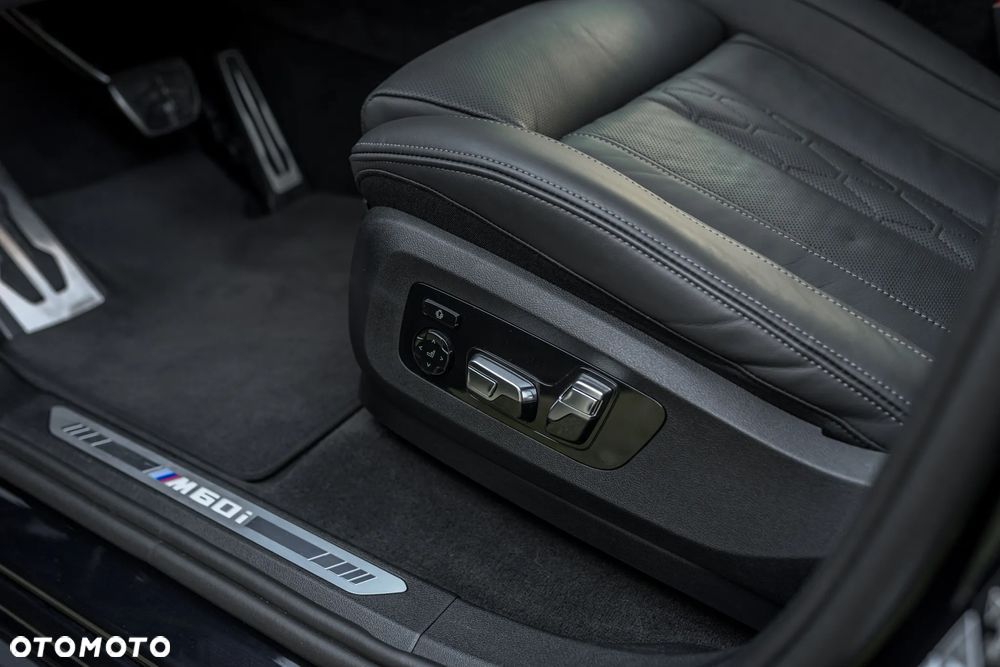 BMW X6 M50i - 28