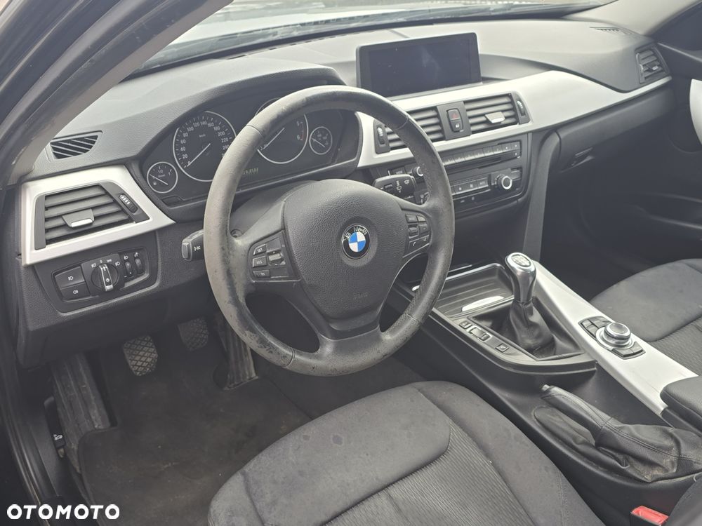 BMW Seria 3 318d - 10