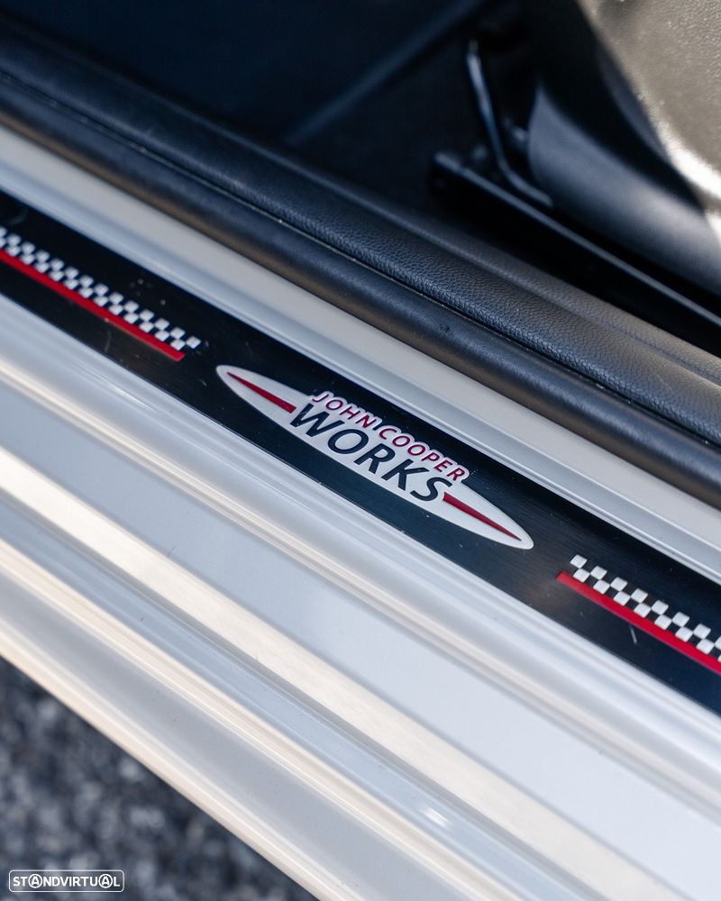 MINI Cabrio Cooper S Aut. JCW — fotografia 36