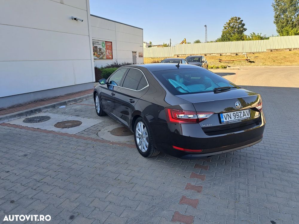 Skoda Superb 2.0 TDI DSG L&K - 6