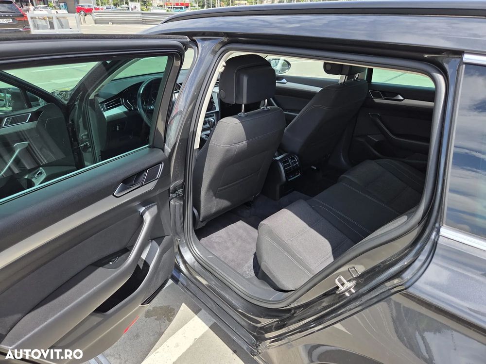 Volkswagen Passat 2.0 TDI SCR DSG Comfortline - 18