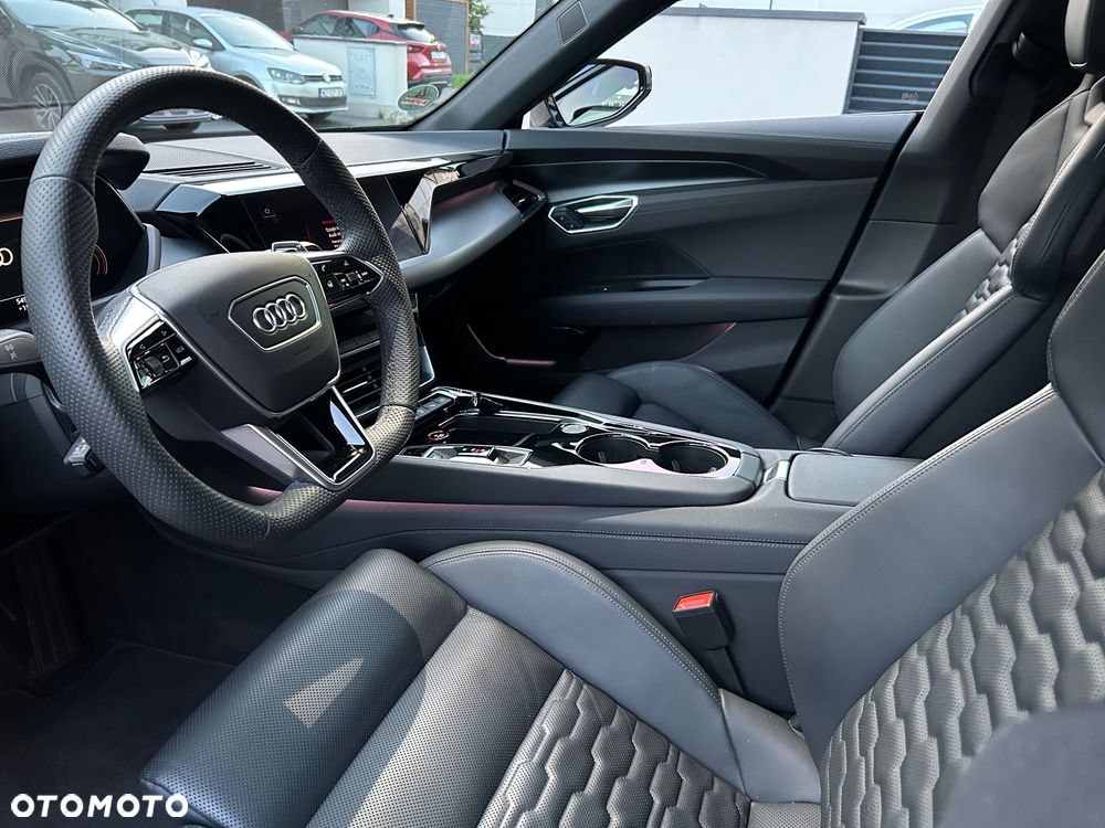 Audi e-tron GT - 7