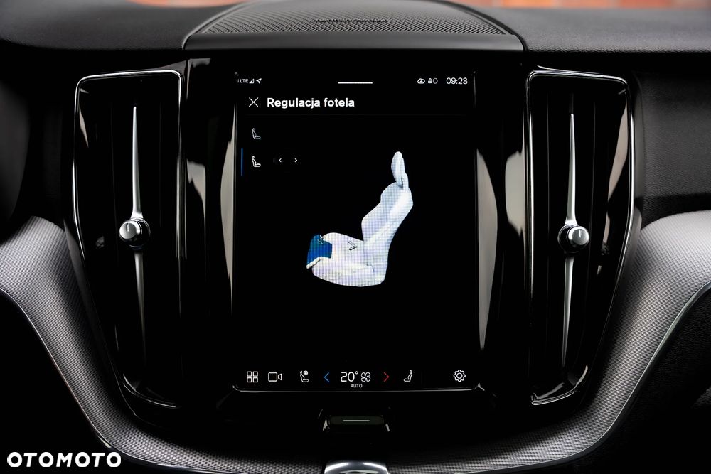 Volvo XC 60 T6 AWD Plug-In Hybrid R-Design - 31