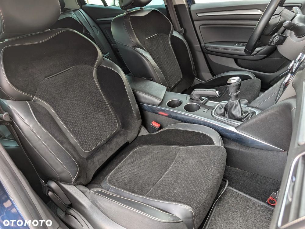 Renault Megane ENERGY TCe 130 INTENS - 23