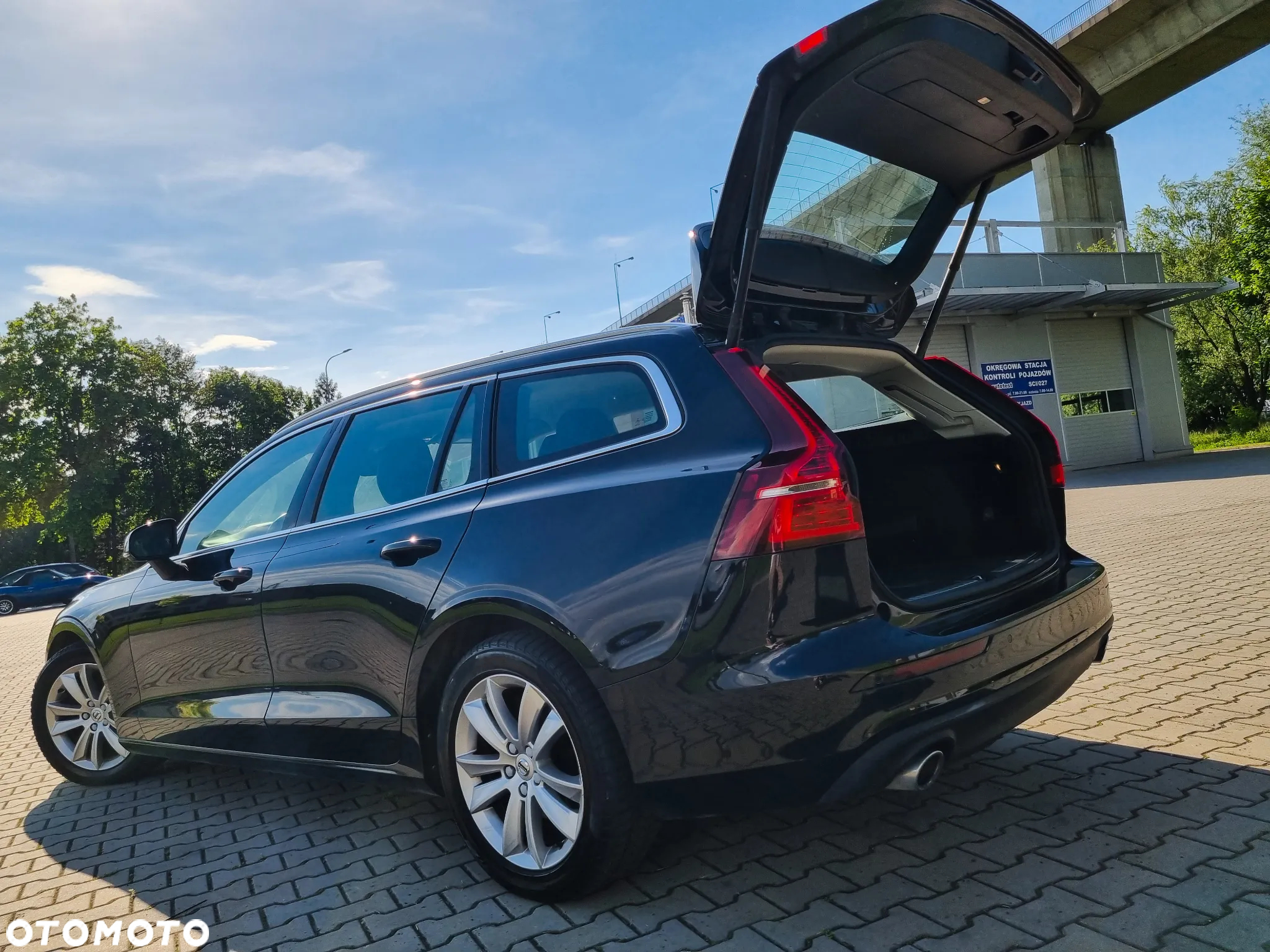 Volvo V60 D4 Momentum Pro - 20