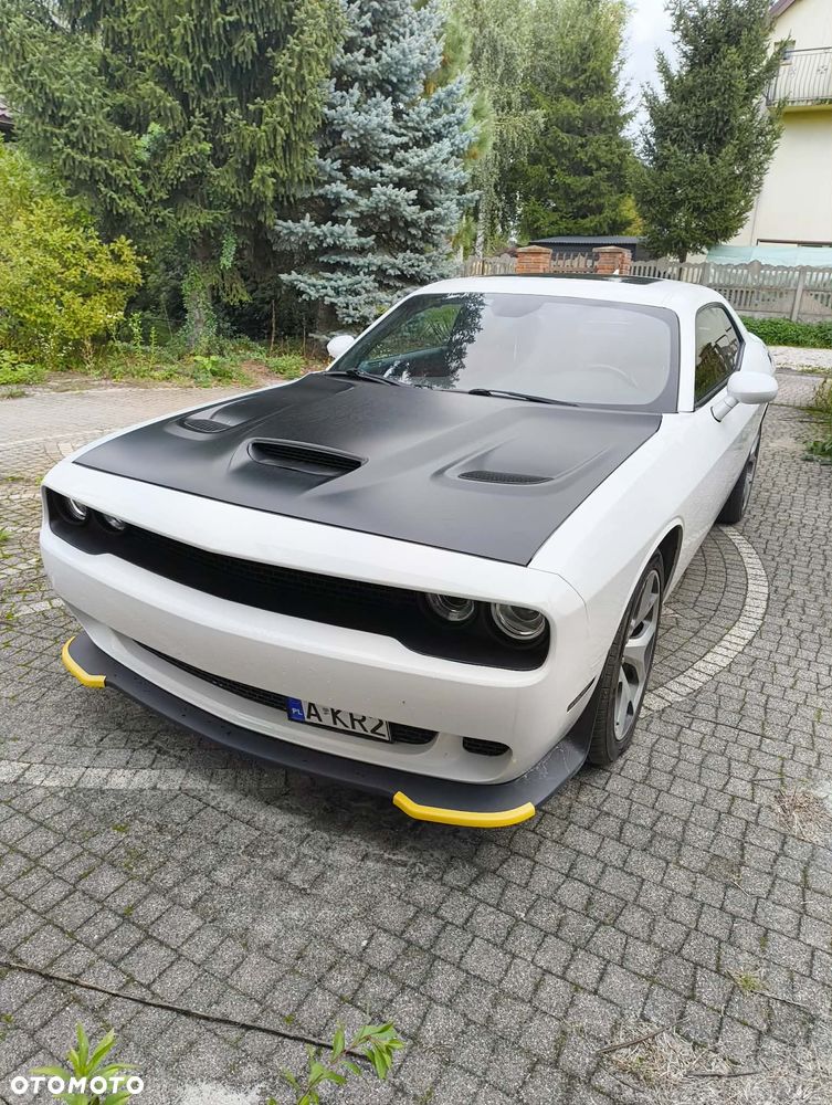 Dodge Challenger - 1
