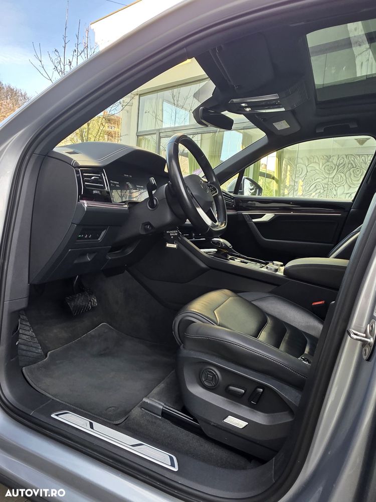 Volkswagen Touareg - 9