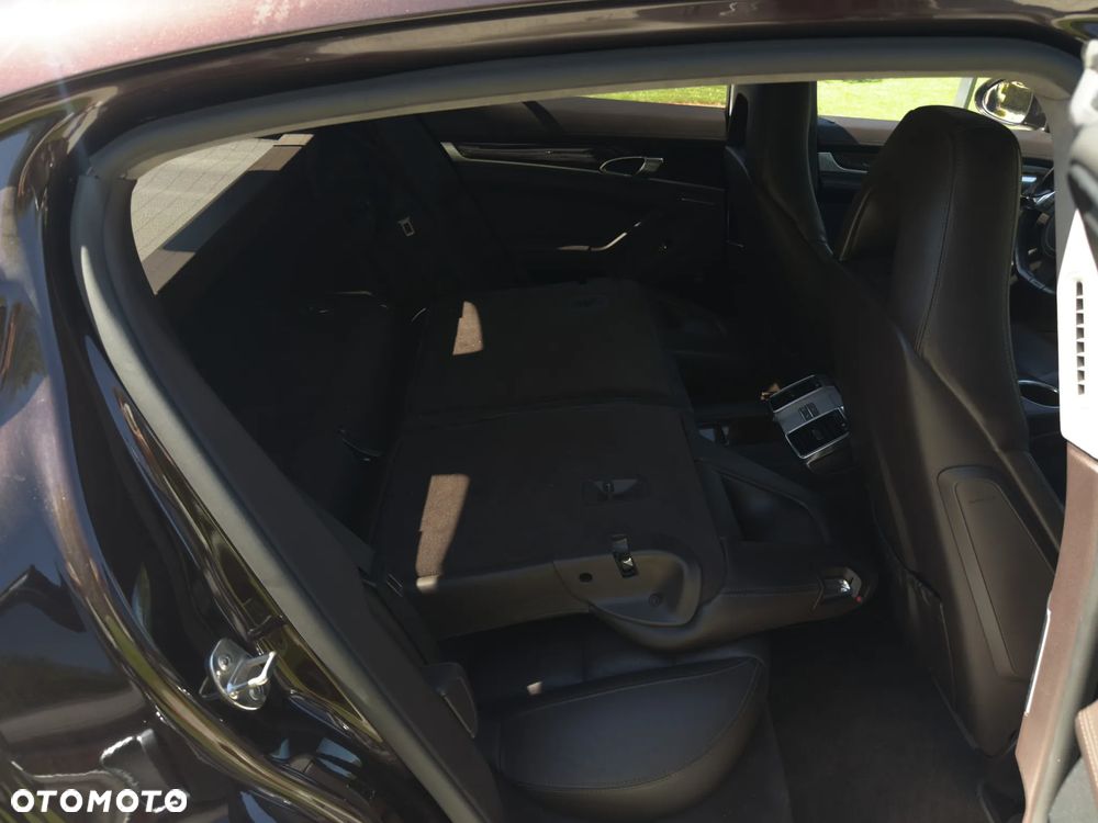Porsche Panamera - 35