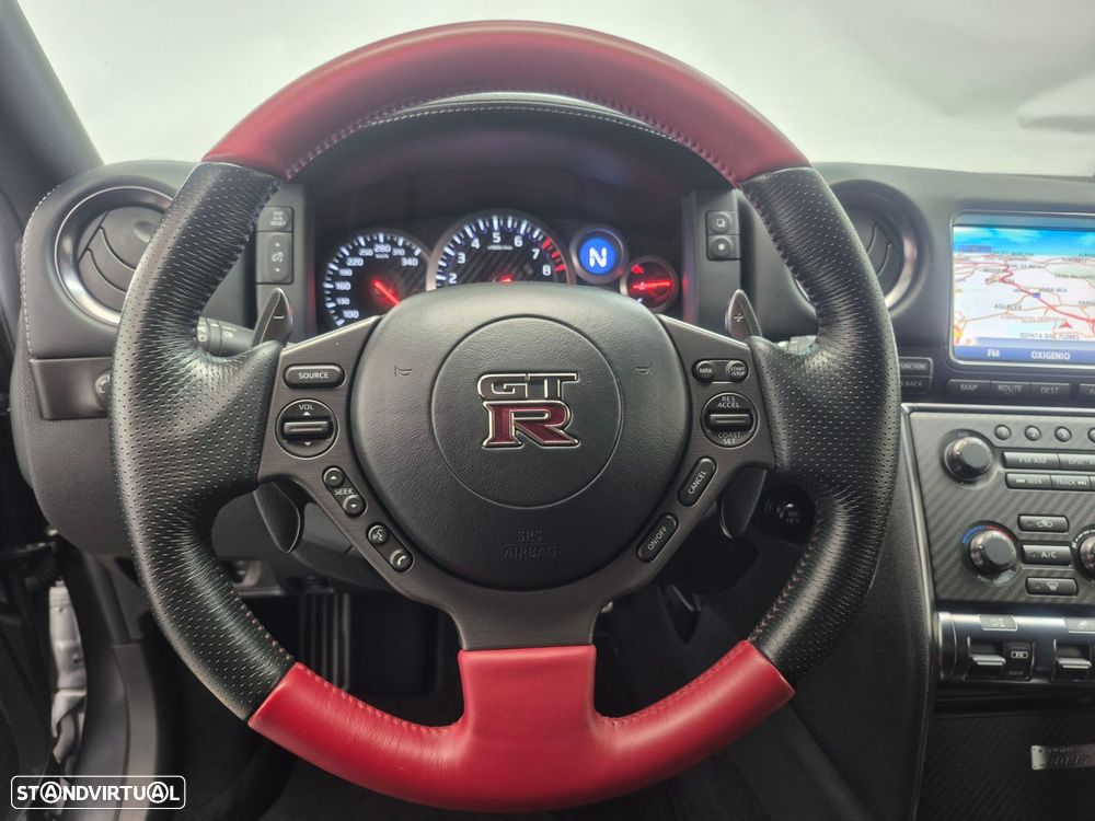 Nissan GT-R 3.8 V6 Black Edition - 30