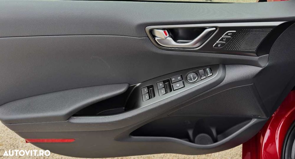 Hyundai IONIQ Plug-In Hybrid 1.6 141CP Exclusive - 16