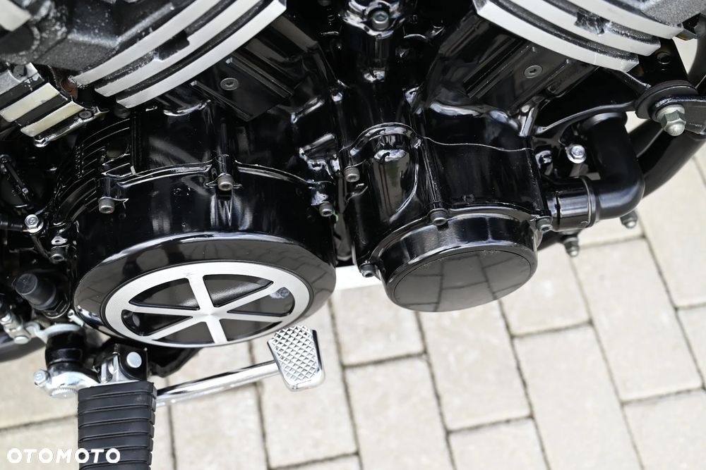 Yamaha V-MAX - 26