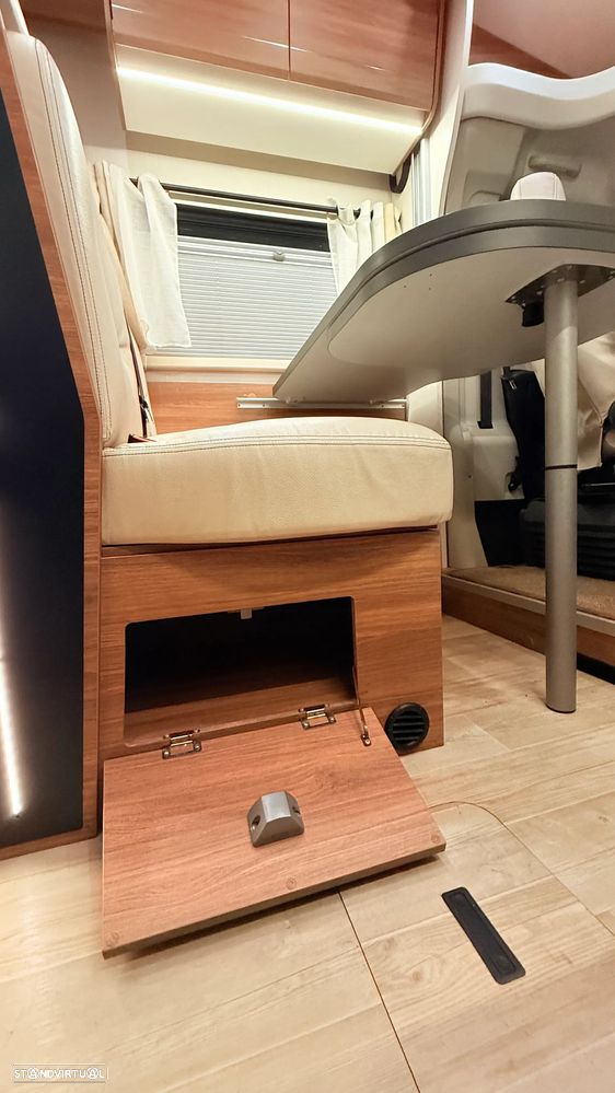 Pilote Expression P746 Automática, Cama Central - 17