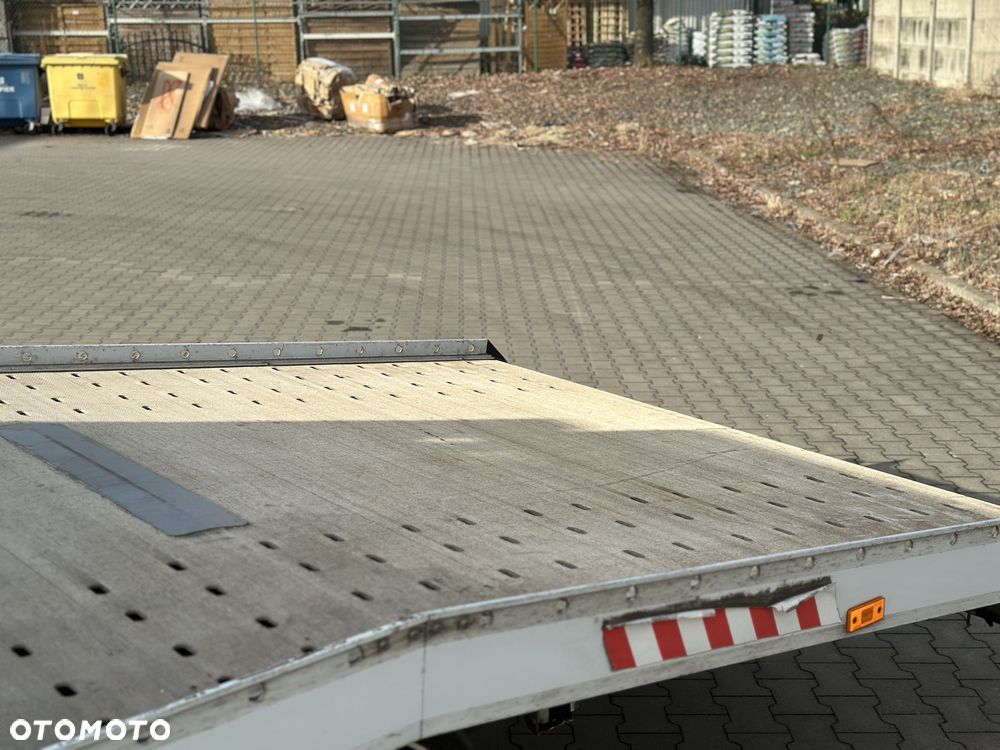 Mercedes-Benz Sprinter - 12