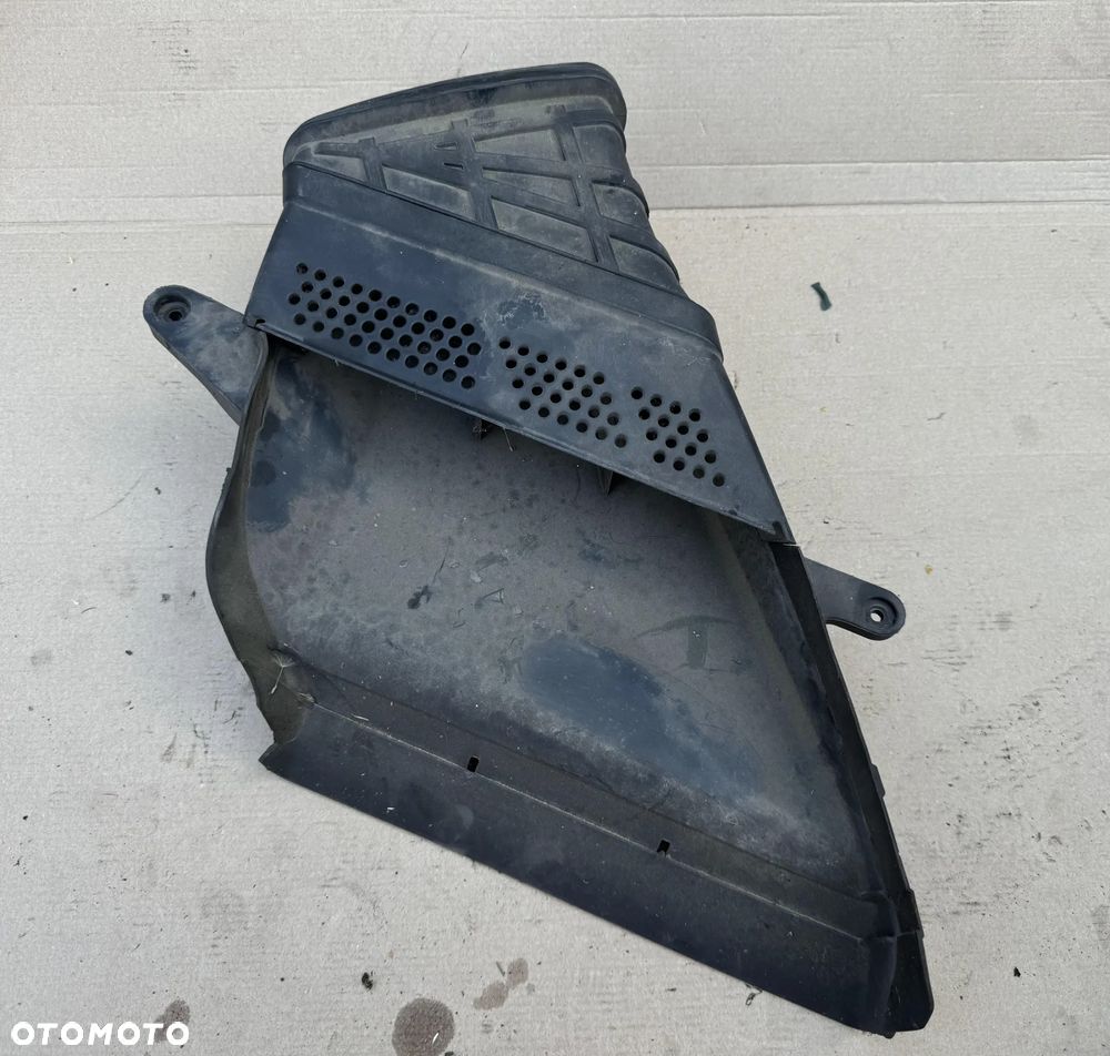 Dolot powietrza AUDI A4 B8 8K0129618 - 3