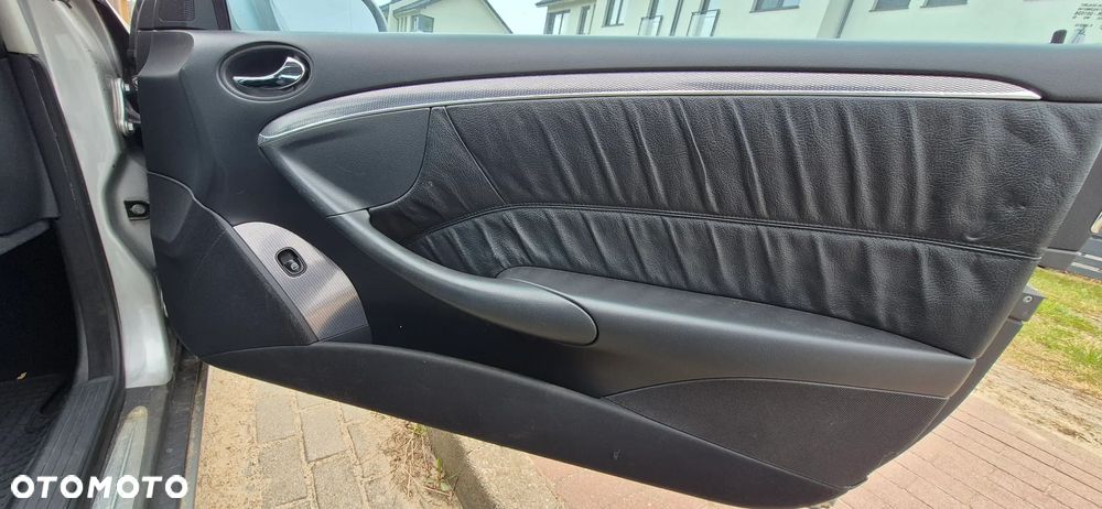 Mercedes-Benz CLK - 16