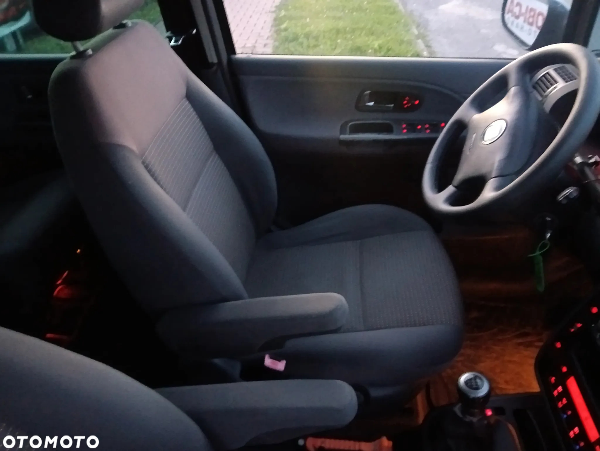 Seat Alhambra 2.0 Reference - 28