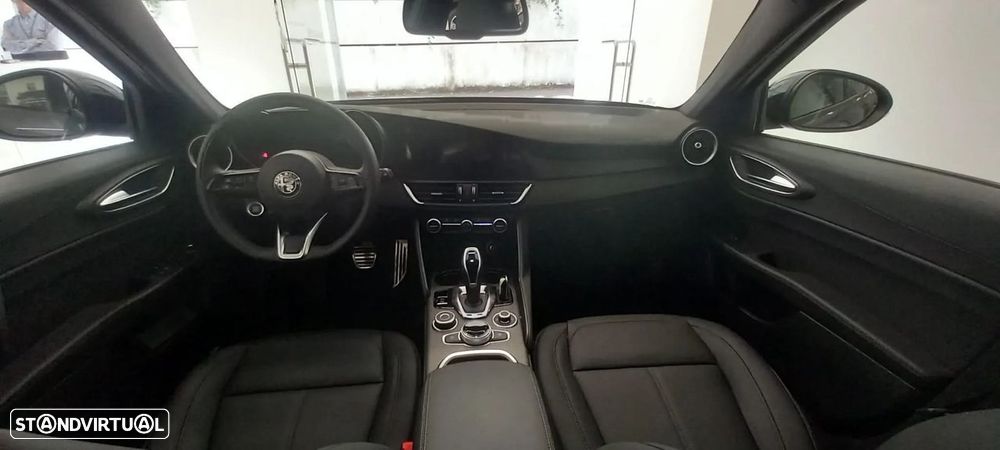 Alfa Romeo Giulia 2.2 D TI Q4 AT8 - 7