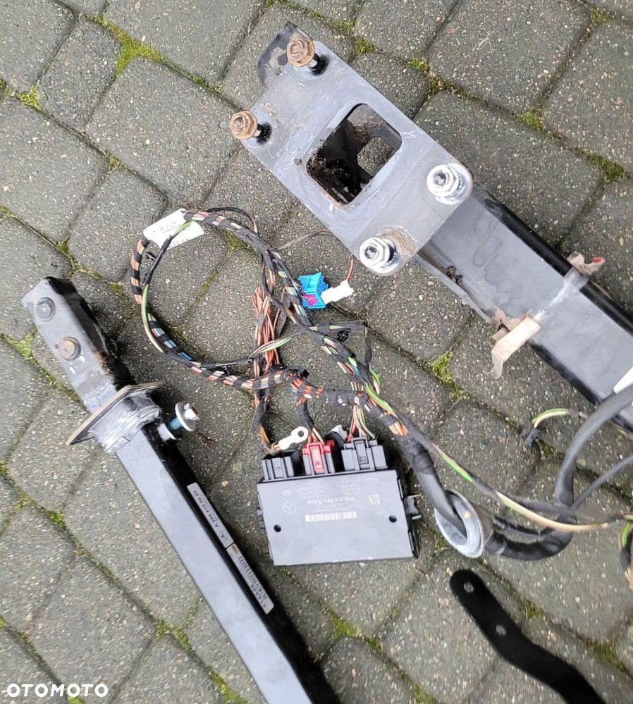 MERCEDES W204 KOMBI HAK HOLOWNICZY AUTOMAT WYSUWANY ŚRUBY MODUŁ WIĄZKA - 7