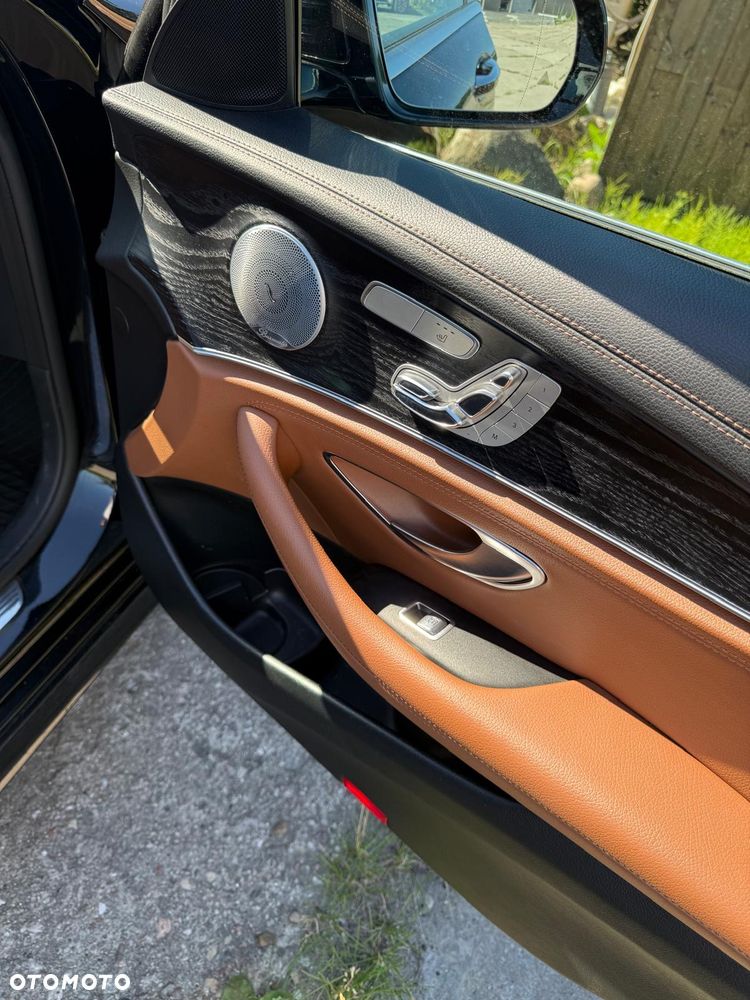 Mercedes-Benz Klasa E 220 d 4-Matic 9G-TRONIC - 8