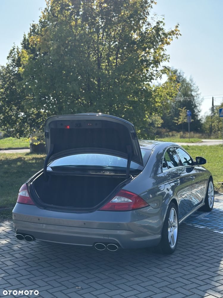 Mercedes-Benz CLS - 32