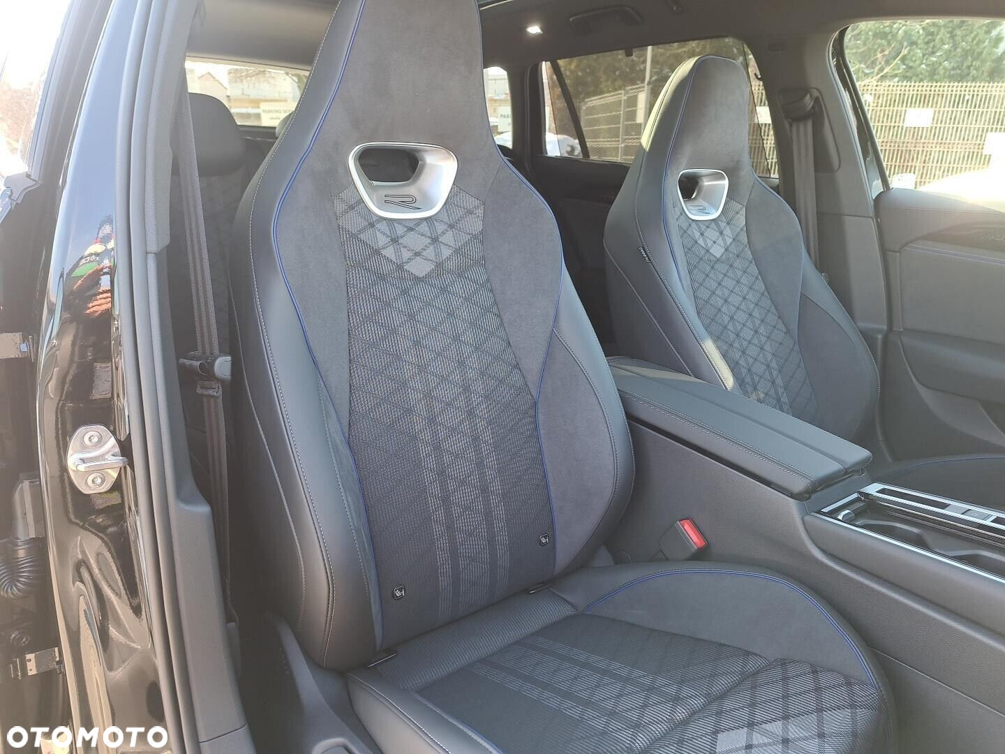 Volkswagen Passat - 25