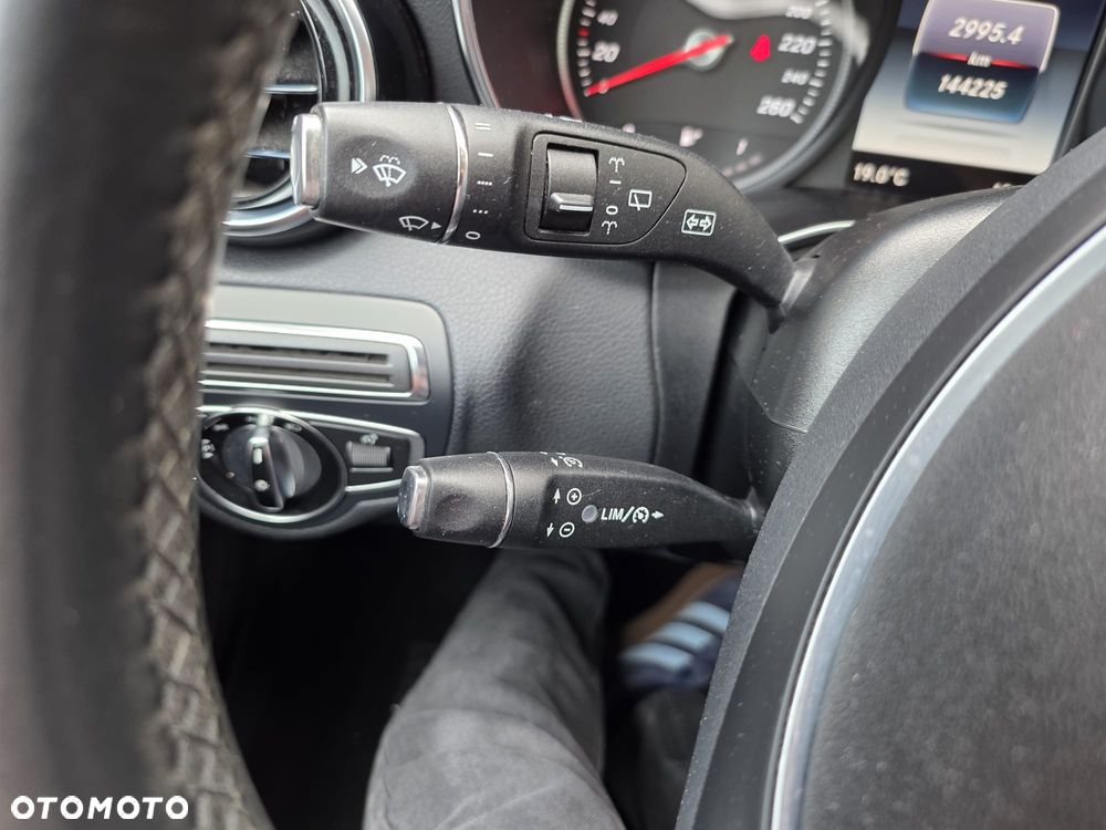 Mercedes-Benz Klasa C 180 (BlueEFFICIENCY) - 29