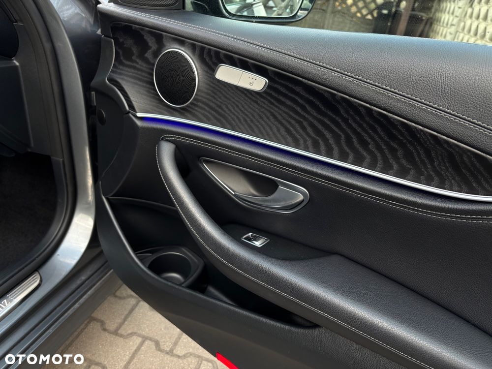 Mercedes-Benz Klasa E 300 de 9G-TRONIC AMG Line - 29