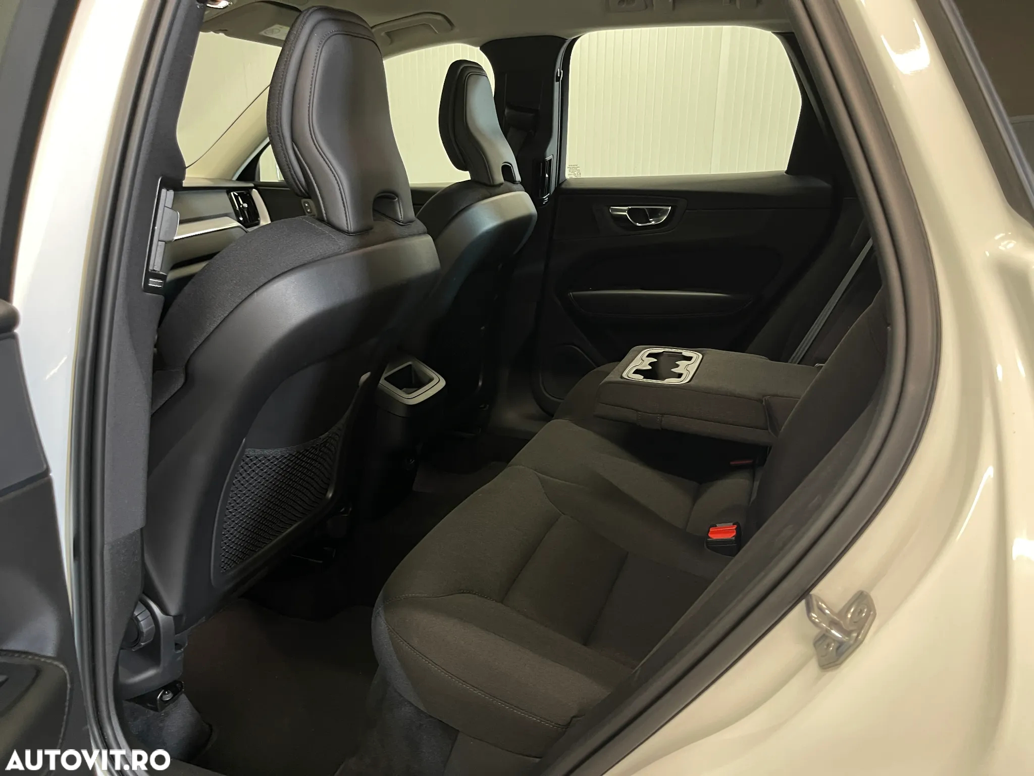 Volvo XC 60 B4 D AWD Geartronic Momentum - 10