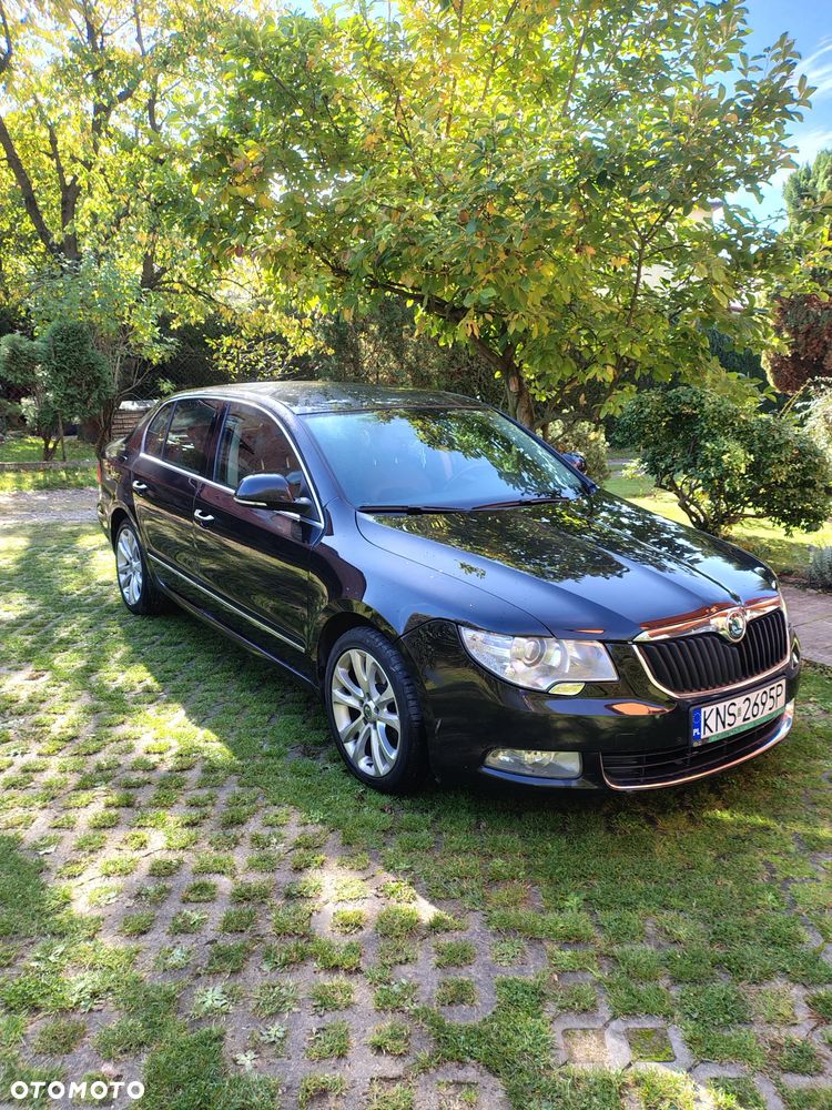 Skoda Superb 2009 photo 3