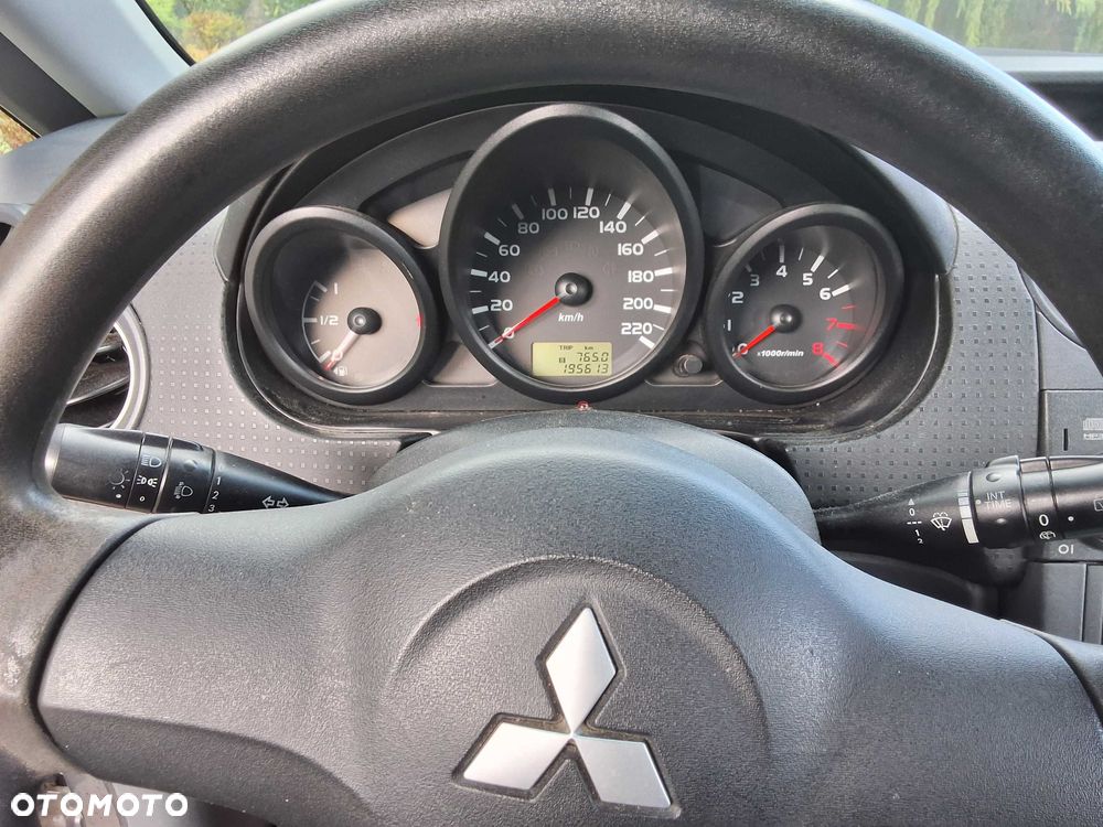 Mitsubishi Colt - 7