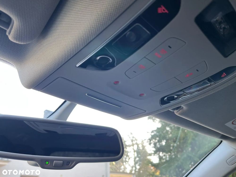 Audi A6 Avant 2.0 TDI Ultra DPF S tronic - 25