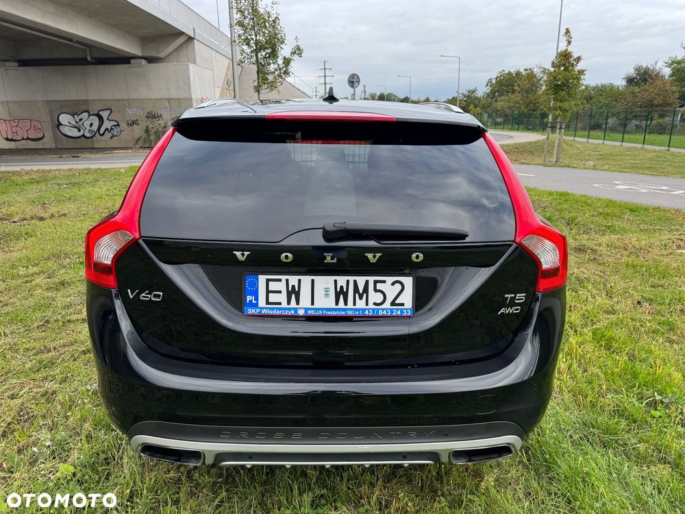 Volvo V60 Cross Country T5 AWD Momentum - 8