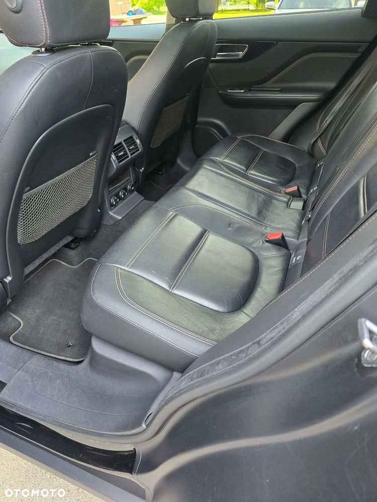Jaguar F-Pace 2.0 i4D AWD Prestige - 14