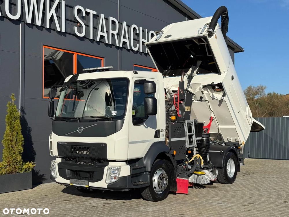 Volvo FL 15.250 Euro 6 // zamiatarka JOHNSTON VT652 //  BUCHER // odkurzacz , polewaczka - 3