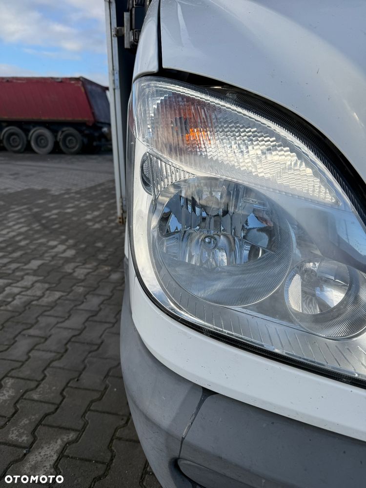 Mercedes-Benz Sprinter - 11